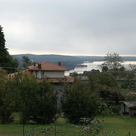 Вилла Casale Cadeloro Nebbiuno Экстерьер фото