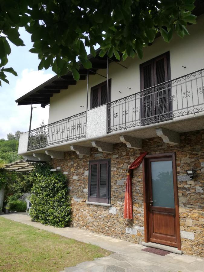 Вилла Casale Cadeloro Nebbiuno Экстерьер фото