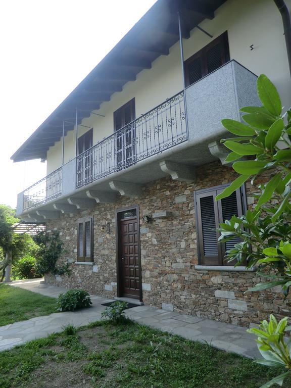 Вилла Casale Cadeloro Nebbiuno Экстерьер фото
